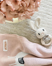 Carica l'immagine nel visualizzatore di Gallery, Crochet Bunny Baby Rattle (Natural)