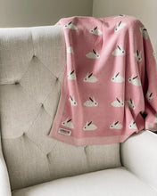 Carica l'immagine nel visualizzatore di Gallery, Bunny Luxe Heirloom Baby Blanket (Pink)