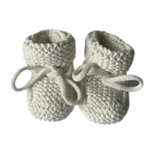 將圖片載入圖庫檢視器 Crocheted Cotton Booties (Milk)
